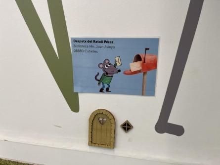 BIBLIOTECA SETEMBRE 2025 (2) RATOLÍ PÈREZ.JPG