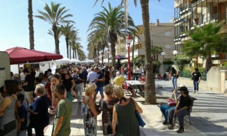 Cubermut al passeig Marítim (edició 2017).jpg