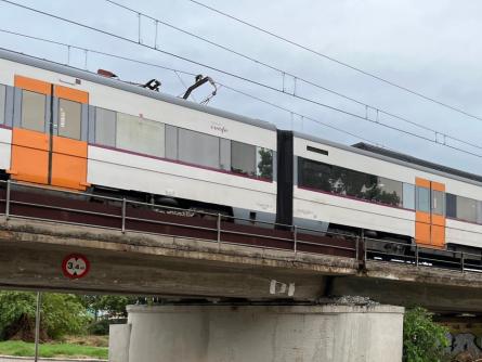 TREN RENFE PONT FOIX JULIOL 25.JPG